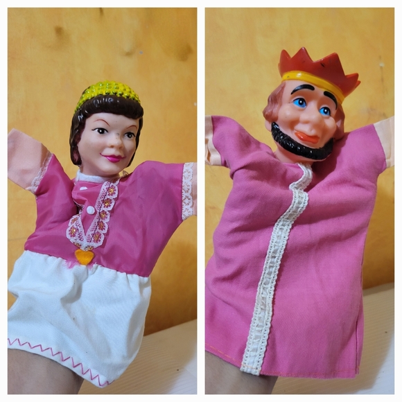 Retro Set of Rubber Head Hand Puppets Mr. Rogers King & Queen - - Picture 2 of 3